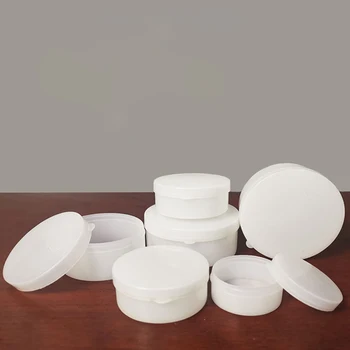 50Pcs Бяла пластмасова кутия за съхранение на бижута от мъниста Многократни буркани за грим Празни саксии Гел контейнери Примерни кутии Буркани за крем за лице