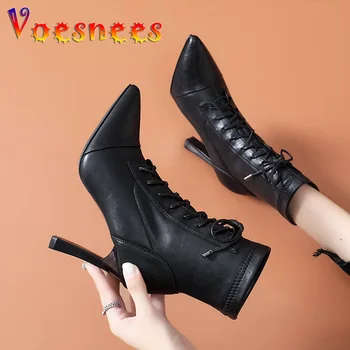 2022 Нови дамски боти до глезена мода черни високи токчета заострени пръсти дантела нагоре къси ботуши есен зима плюшени топли 9CM женски обувки