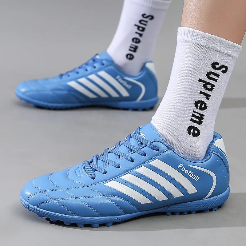 Размер 32-44 Детски футболни обувки с ниска кройка Маратонки за възрастни на открито Ултралеки спортни ултралеки спортни футболни обувки2